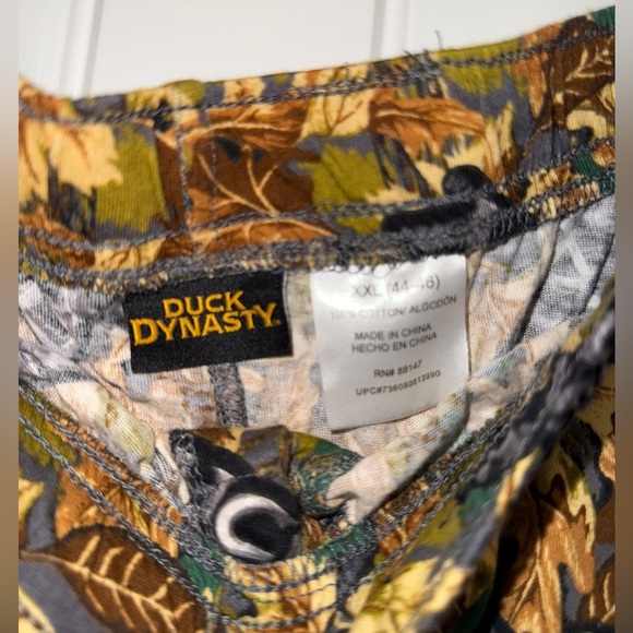 Duck Dynasty Men's Camouflage Joggers - Picture 8 of 10